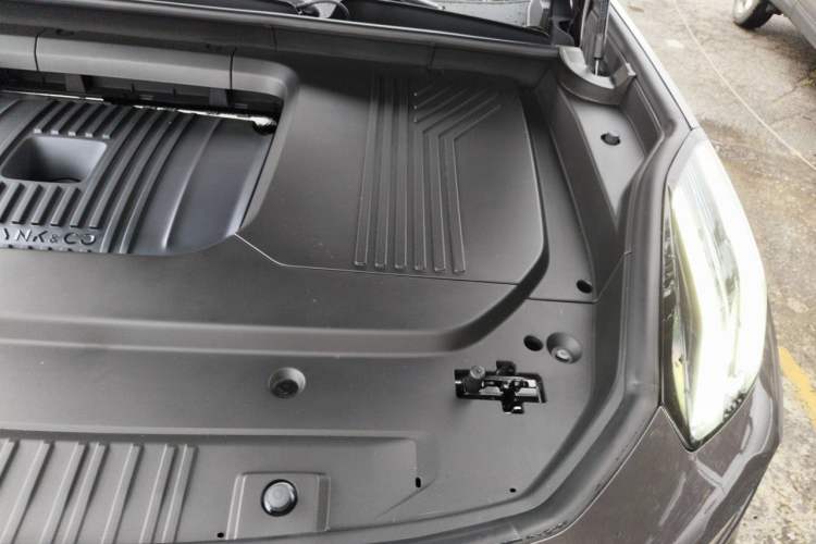 Used Lynk & Co 09 2026 Model 2.0T Four-Wheel Drive Exploration Edition Ultra Engine Bay Left
