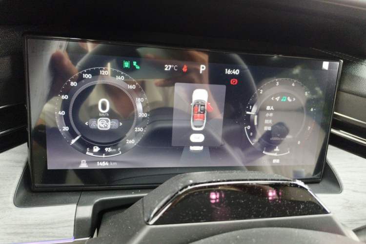 Used Lynk & Co 09 2026 Model 2.0T Four-Wheel Drive Exploration Edition Ultra Instrument Cluster