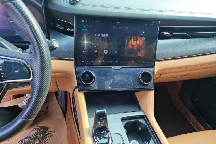 Used Lynk & Co 09 EM-P 2021 2.0T PHEV Halo Seven-Seater Audio And AC Panel