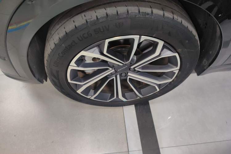 Used Lynk & Co 09 EM-P 2024 2.0TD EM-P Four-Wheel Drive ULTRA Six-Seater Left Front Wheel Hub