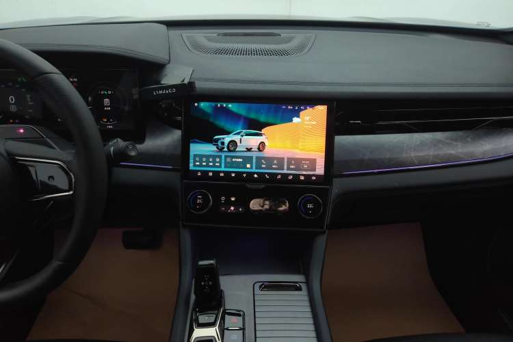 Used Lynk & Co 09 EM-P 2021 2.0T PHEV Halo Six-Seater Audio And AC Panel