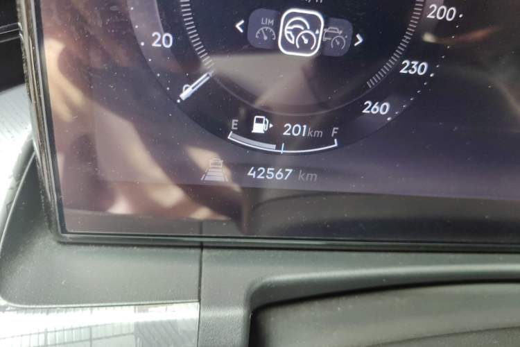 Used Lynk & Co 09 EM-P 2021 2.0T PHEV Ultra Six-Seater Odometer Close Up