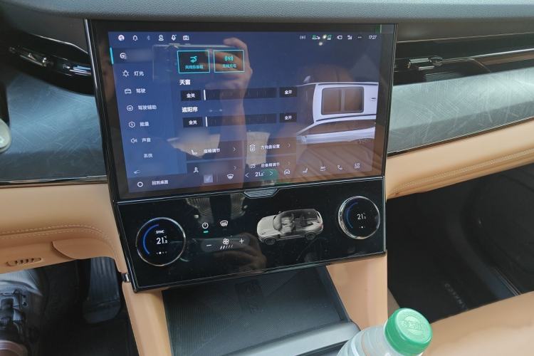 Used Lynk & Co 09 EM-P 2021 2.0T PHEV Halo Seven-Seater Audio And AC Panel
