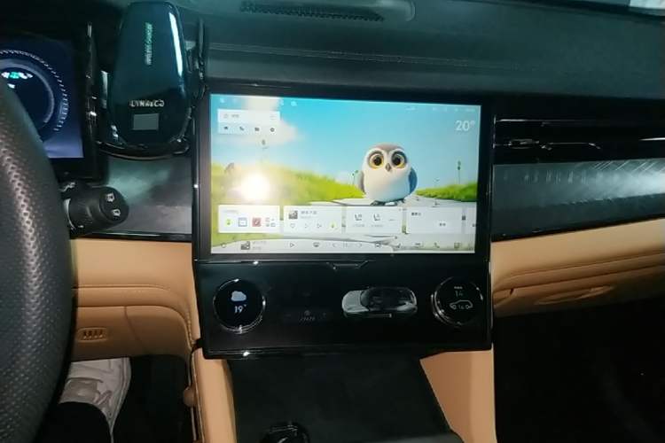 Used Lynk & Co 09 EM-P 2021 2.0T PHEV Halo Seven-Seater Audio And AC Panel