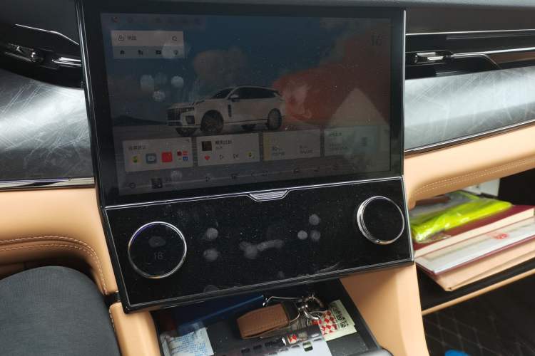 Used Lynk & Co 09 EM-P 2021 2.0T PHEV Halo Six-Seater Audio And AC Panel