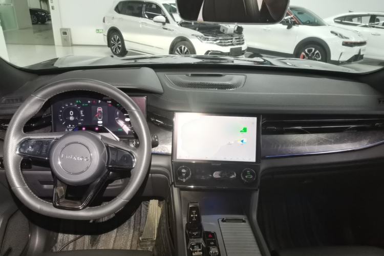 Used Lynk & Co 09 EM-P 2021 2.0T PHEV Ultra Six-Seater Center Console