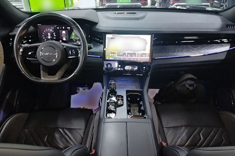 Used Lynk & Co 09 EM-P 2021 2.0T PHEV Halo Six-Seater Center Console