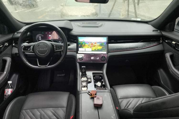 Used Lynk & Co 09 EM-P 2021 2.0T PHEV Halo Seven-Seater Center Console