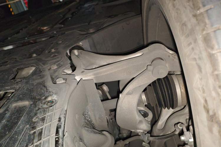 Used Lynk & Co 09 EM-P 2021 2.0T PHEV Halo Six-Seater Chassis Front Right