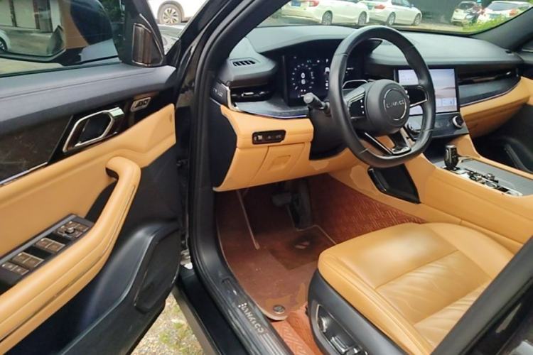 Used Lynk & Co 09 EM-P 2021 2.0T PHEV Halo Six-Seater Driver Seat