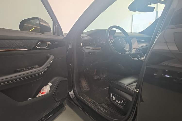 Used Lynk & Co 09 EM-P 2021 2.0T PHEV Halo Six-Seater Driver Seat