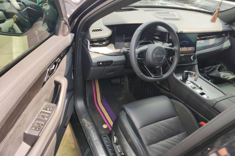 Used Lynk & Co 09 EM-P 2021 2.0T PHEV Halo Six-Seater Driver Seat