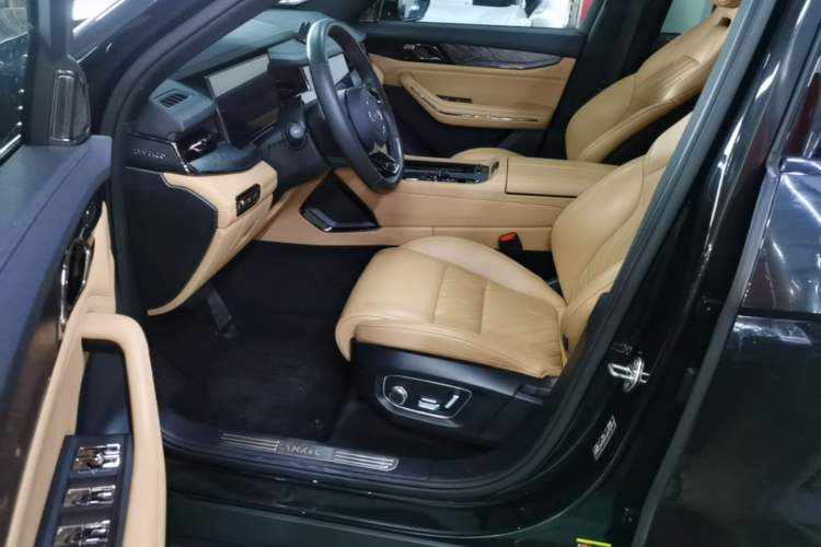 Used Lynk & Co 09 EM-P 2021 2.0T PHEV Halo Six-Seater Driver Seat