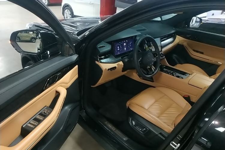 Used Lynk & Co 09 EM-P 2021 2.0T PHEV Halo Seven-Seater Driver Seat