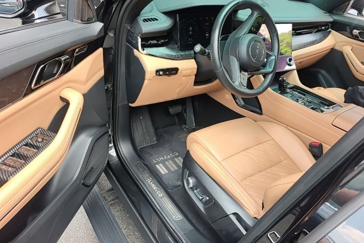 Used Lynk & Co 09 EM-P 2021 2.0T PHEV Halo Six-Seater Driver Seat