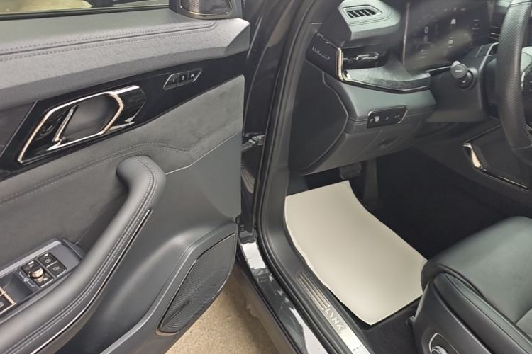 Used Lynk & Co 09 EM-P 2021 2.0T PHEV Halo Seven-Seater Driver Seat