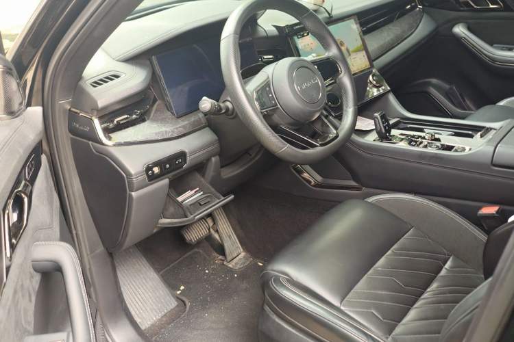 Used Lynk & Co 09 EM-P 2021 2.0T PHEV Halo Six-Seater Driver Seat