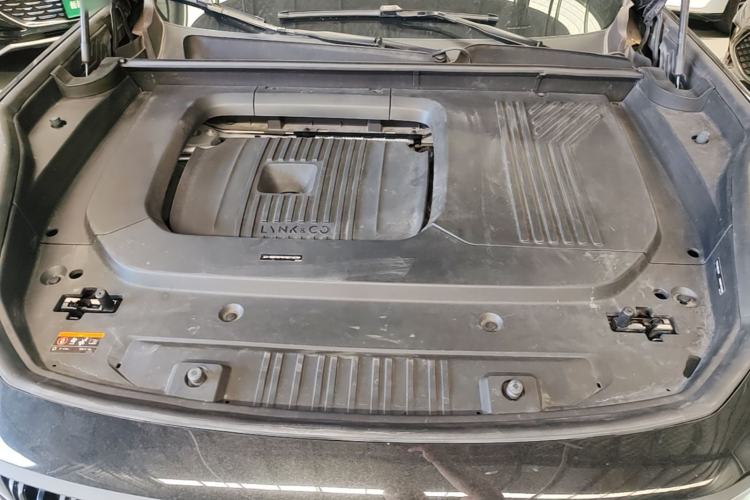 Used Lynk & Co 09 EM-P 2021 2.0T PHEV Halo Seven-Seater Engine Bay
