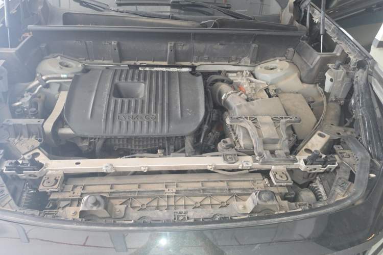 Used Lynk & Co 09 EM-P 2021 2.0T PHEV Halo Six-Seater Engine Bay