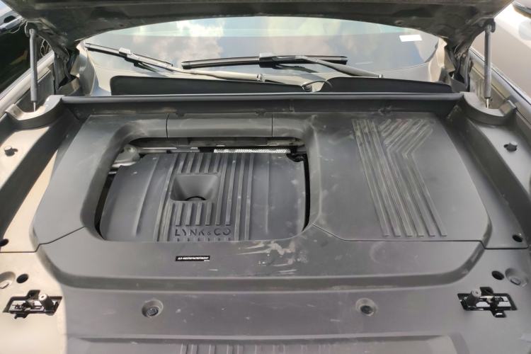 Used Lynk & Co 09 EM-P 2021 2.0T PHEV Halo Six-Seater Engine Bay