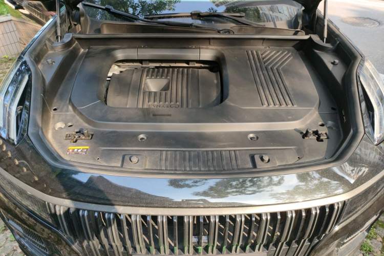 Used Lynk & Co 09 EM-P 2021 2.0T PHEV Halo Six-Seater Engine Bay