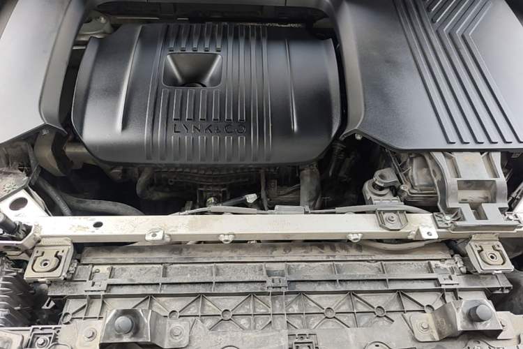Used Lynk & Co 09 EM-P 2021 2.0T PHEV Halo Six-Seater Engine Bay