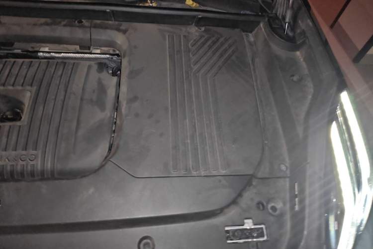 Used Lynk & Co 09 EM-P 2021 2.0T PHEV Halo Seven-Seater Engine Bay Left