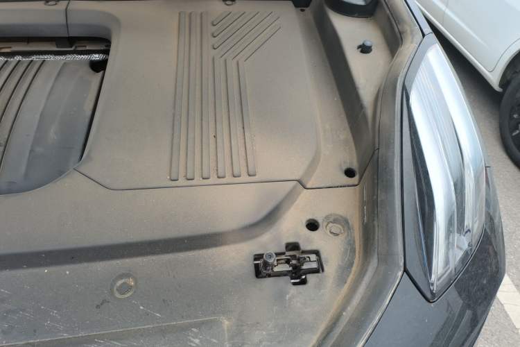 Used Lynk & Co 09 EM-P 2021 2.0T PHEV Halo Six-Seater Engine Bay Left