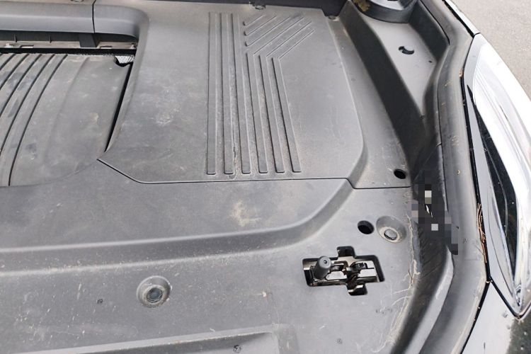 Used Lynk & Co 09 EM-P 2021 2.0T PHEV Halo Six-Seater Engine Bay Left