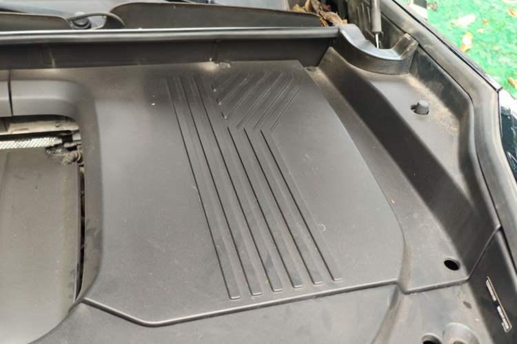 Used Lynk & Co 09 EM-P 2021 2.0T PHEV Halo Six-Seater Engine Bay Left