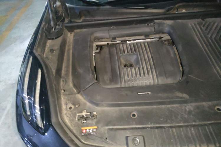 Used Lynk & Co 09 EM-P 2021 2.0T PHEV Halo Seven-Seater Engine Bay Right
