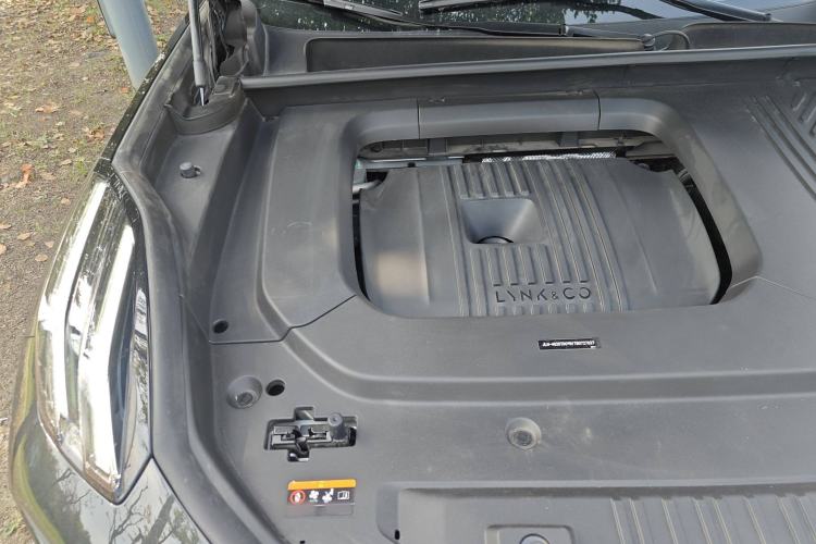 Used Lynk & Co 09 EM-P 2021 2.0T PHEV Halo Six-Seater Engine Bay Right