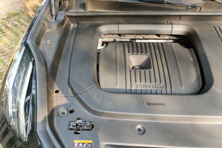 Used Lynk & Co 09 EM-P 2021 2.0T PHEV Halo Six-Seater Engine Bay Right