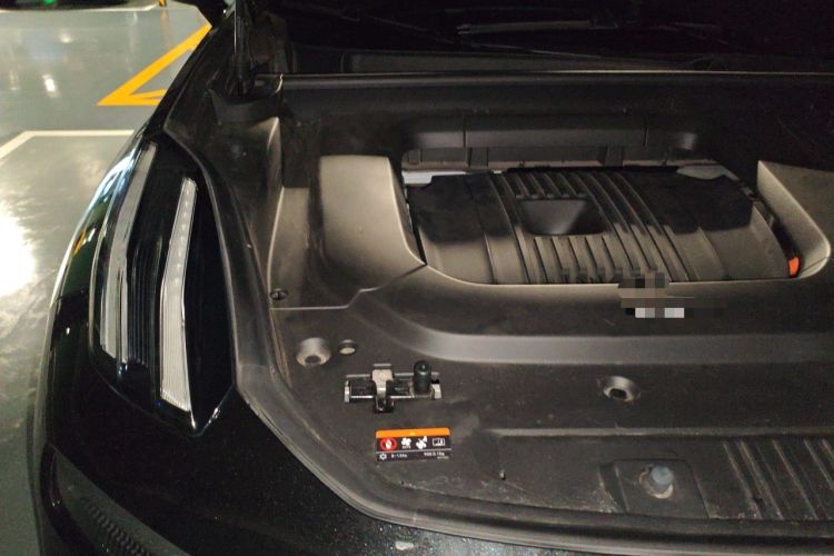 Used Lynk & Co 09 EM-P 2021 2.0T PHEV Halo Six-Seater Engine Bay Right