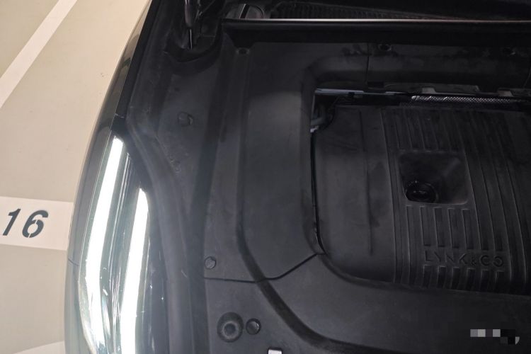 Used Lynk & Co 09 EM-P 2021 2.0T PHEV Halo Seven-Seater Engine Bay Right