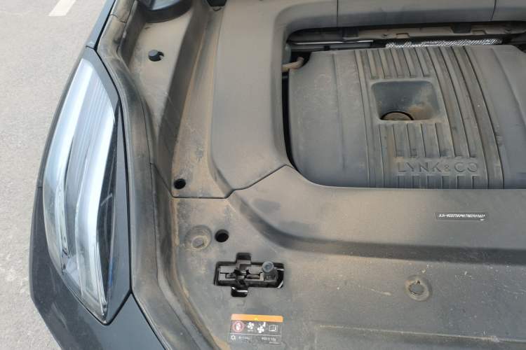 Used Lynk & Co 09 EM-P 2021 2.0T PHEV Halo Six-Seater Engine Bay Right