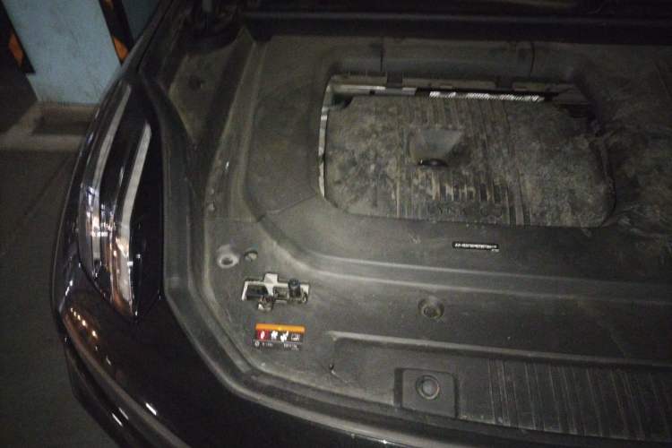 Used Lynk & Co 09 EM-P 2021 2.0T PHEV Halo Seven-Seater Engine Bay Right