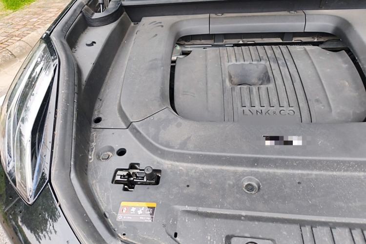 Used Lynk & Co 09 EM-P 2021 2.0T PHEV Halo Six-Seater Engine Bay Right