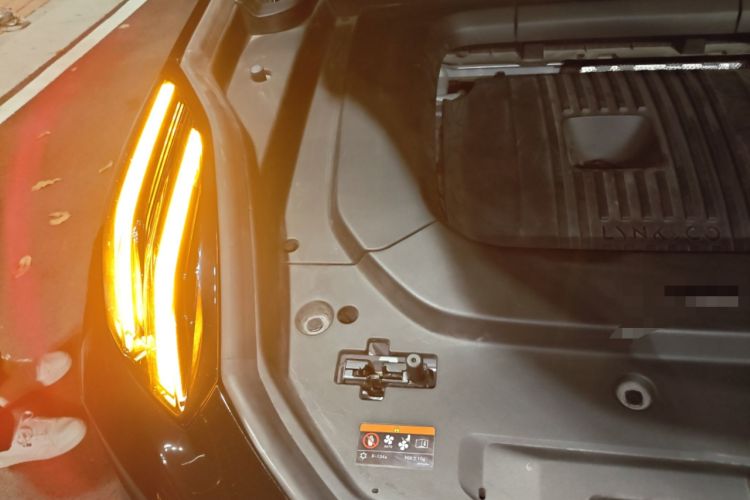 Used Lynk & Co 09 EM-P 2021 2.0T PHEV Ultra Six-Seater Engine Bay Right