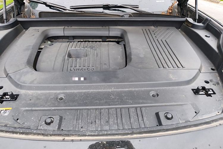 Used Lynk & Co 09 EM-P 2021 2.0T PHEV Halo Six-Seater Engine Bay