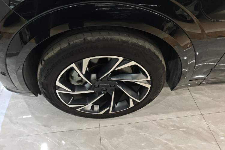 Used Lynk & Co 09 EM-P 2021 2.0T PHEV Halo Six-Seater Exterior 4
