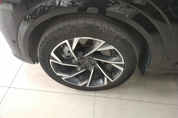 Used Lynk & Co 09 EM-P 2021 2.0T PHEV Halo Six-Seater Exterior 4