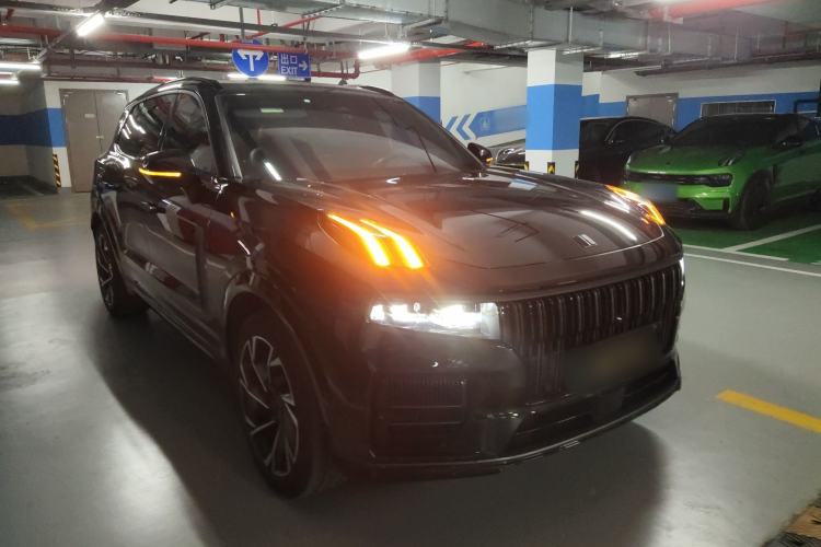 Used Lynk & Co 09 EM-P 2021 2.0T PHEV Halo Six-Seater Front Right 45 Deg