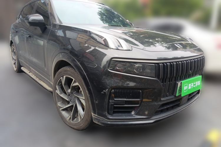 Used Lynk & Co 09 EM-P 2021 2.0T PHEV Ultra Six-Seater Front Right 45 Deg