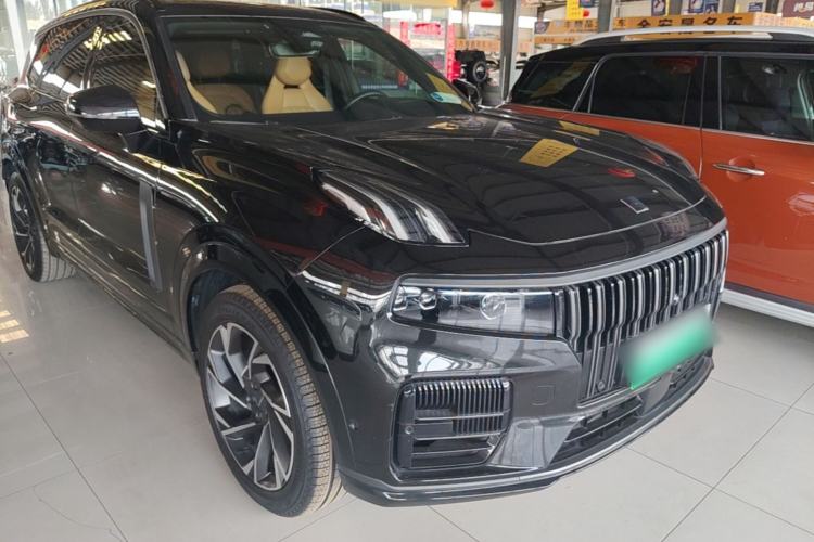 Used Lynk & Co 09 EM-P 2021 2.0T PHEV Halo Six-Seater Front Right 45 Deg