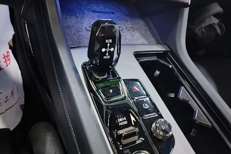 Used Lynk & Co 09 EM-P 2021 2.0T PHEV Halo Six-Seater Gear Lever