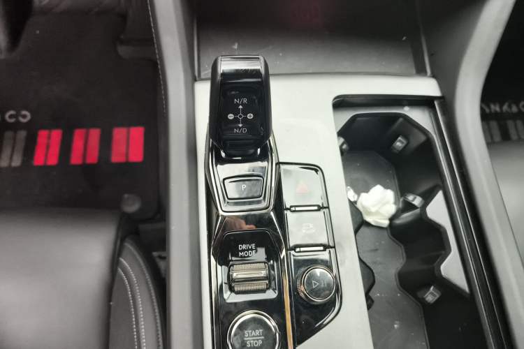 Used Lynk & Co 09 EM-P 2021 2.0T PHEV Halo Seven-Seater Gear Lever