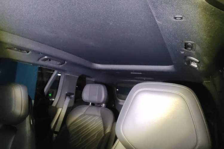 Used Lynk & Co 09 EM-P 2021 2.0T PHEV Halo Six-Seater Headliner