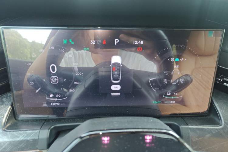 Used Lynk & Co 09 EM-P 2021 2.0T PHEV Halo Six-Seater Instrument Cluster