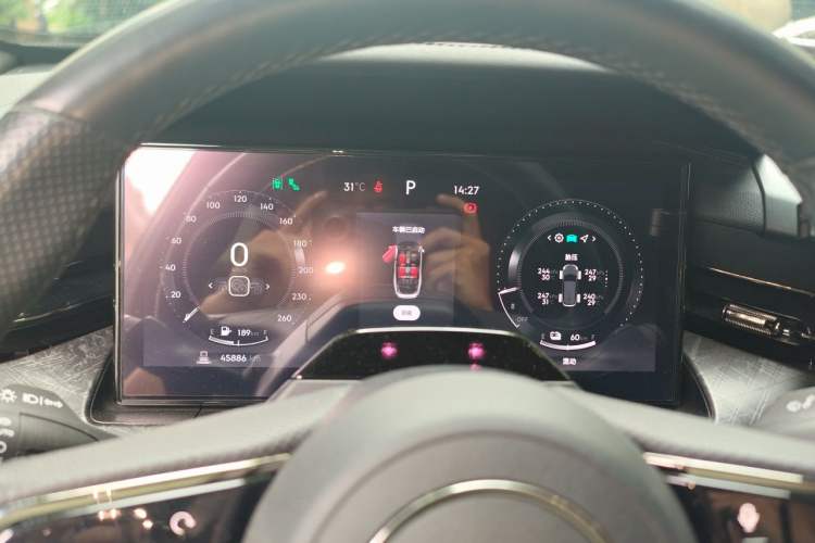 Used Lynk & Co 09 EM-P 2021 2.0T PHEV Halo Six-Seater Instrument Cluster